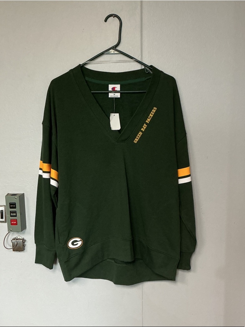Champion Green Bay Packers V-Neck Sweatshirt - Dark Green & Gold Accent